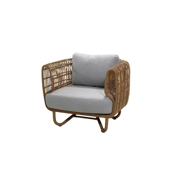 Cane-Line Nest lepotuoli - Luonnollinen harmaalla tyynyllä